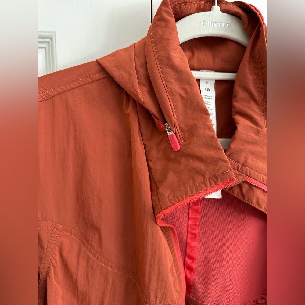 Lululemon Lightweight Hooded Jacket (Pale Raspberry) - Picture 9 of 12
